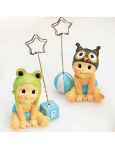 Clip portafotos niño con gorrito. Recuerdos para bautizo.