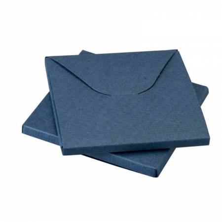 Caja en color azul marino de 8x8x0,5 cm. Ideal para napolitanas de chocolate