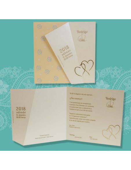 Invitación para boda con formato cuadrado en cartulina de color achampado con brillo