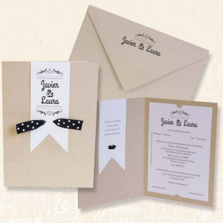 Invitación para boda con diseño vintage en color beige, negro y blanco